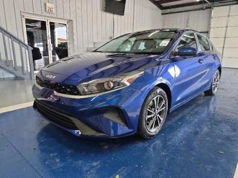 Used 2022 Kia Forte LXS FWD image 4