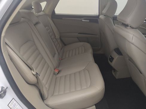 Used 2020 Ford Fusion SEL FWD image 19