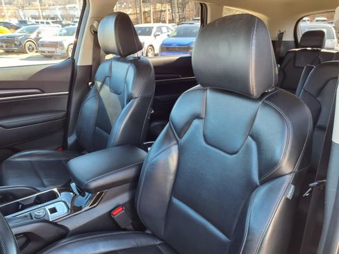 Used 2023 Kia Telluride S image 13