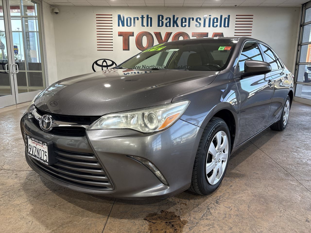 Used 2017 Toyota Camry LE FWD image 6