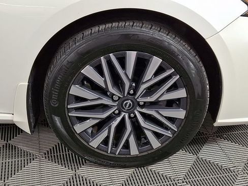 Used 2023 Nissan Altima 2.5 SV AWD/4WD image 11