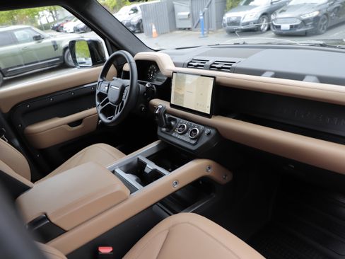 Used 2025 Land Rover Defender 110 X AWD/4WD image 13