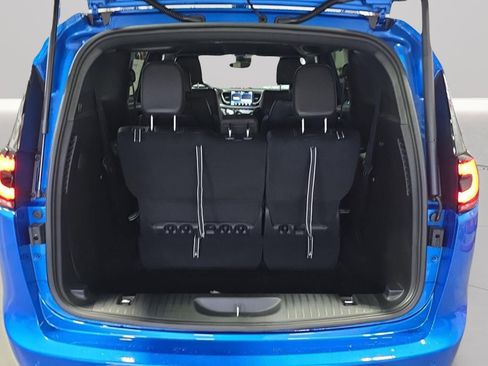 New 2026 Chrysler Pacifica Select w/ S Appearance Package image 17