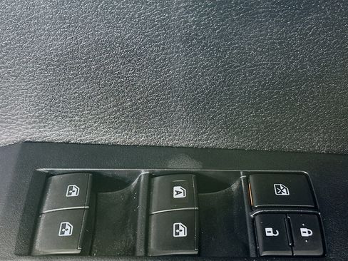 Used 2021 Toyota Tacoma SR image 14