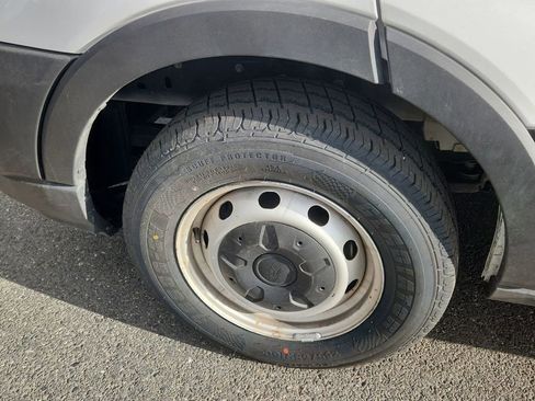 Used 2020 Ford Transit 250 Medium Roof w/ Load Area Protection Package image 21