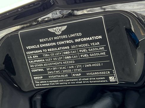 Used 2017 Bentley Bentayga image 52
