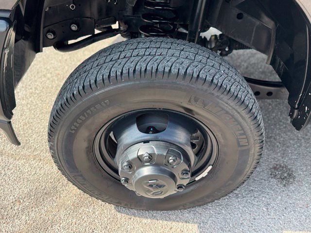 Used 2025 RAM 3500 Tradesman AWD/4WD image 11