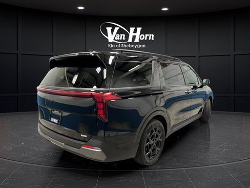 Used 2025 Kia Carnival SX w/ SX Dark Edition Package FWD image 7