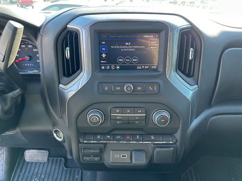 Used 2024 Chevrolet Silverado 2500 Custom w/ Custom Convenience Package image 23