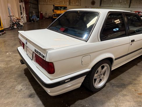 Used 1987 BMW 325is Coupe RWD image 24