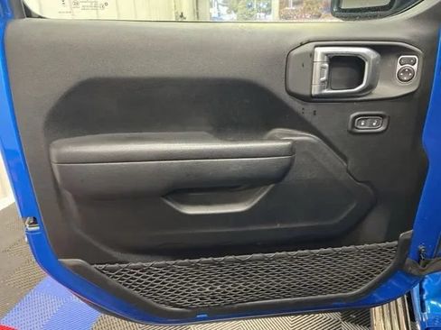 Used 2023 Jeep Wrangler Sport AWD/4WD image 8