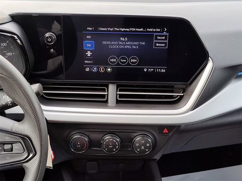 Used 2025 Chevrolet Trax LS image 28