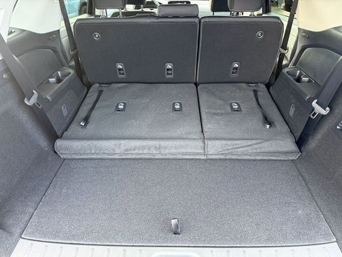 Used 2024 Nissan Pathfinder SV image 16