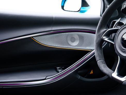 Used 2023 McLaren Artura image 38