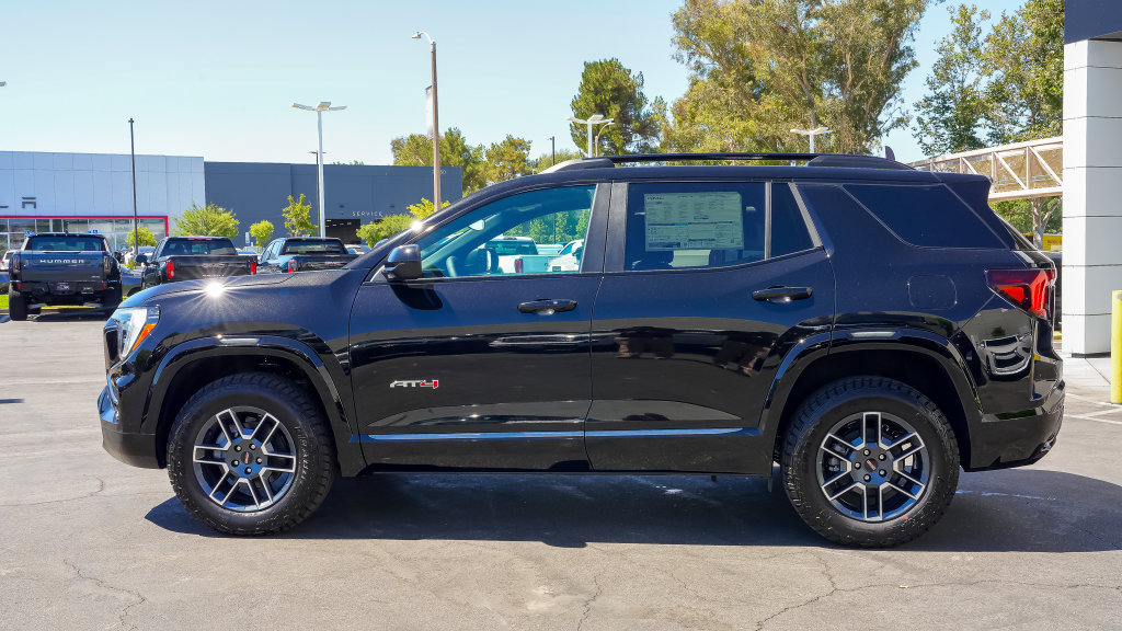 New 2027 GMC Terrain AT4 w/ Technology Package II AWD/4WD image 8