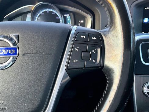 Used 2016 Volvo V60 T5 Cross Country w/ Climate Package image 16