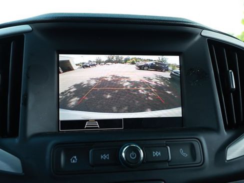 Used 2024 GMC Terrain SLE FWD image 17