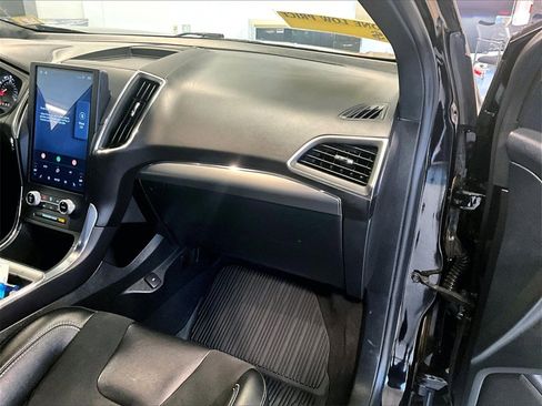 Used 2022 Ford Edge ST image 13