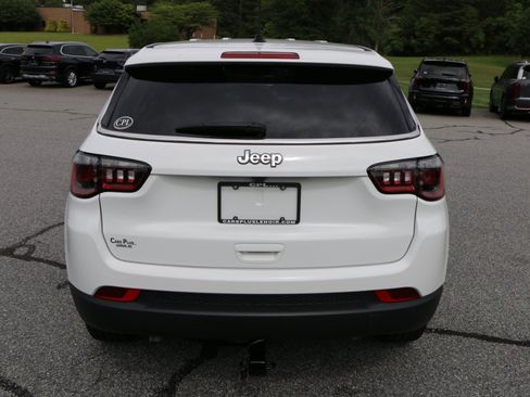 Used 2024 Jeep Compass Sport AWD/4WD image 4