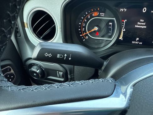 Used 2026 Jeep Wrangler Unlimited Sahara AWD/4WD image 24