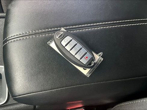 Used 2025 Nissan Altima 2.5 SV FWD image 31