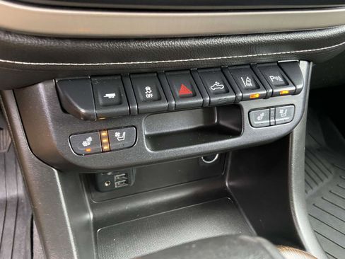 Used 2020 GMC Canyon Denali image 14