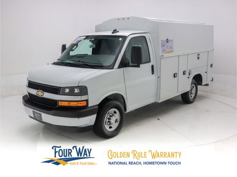Used 2024 Chevrolet Express 3500 w/ Power Convenience Package image 7
