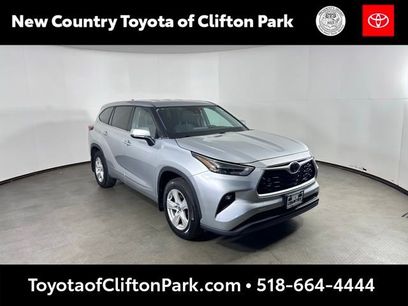 Used 2022 Toyota Highlander LE