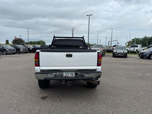 Used 2006 GMC Sierra 2500 SLE w/ Onstar Plus Package AWD/4WD image 4