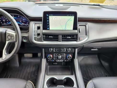 Used 2024 Chevrolet Tahoe Premier AWD/4WD image 14