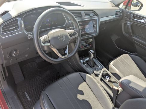 Used 2024 Volkswagen Tiguan SE AWD/4WD image 13