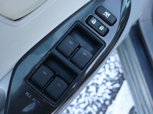 Used 2014 Toyota Sienna LE image 27