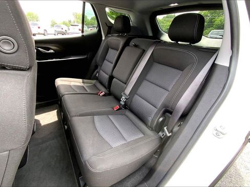 Used 2024 GMC Terrain SLE AWD/4WD image 24