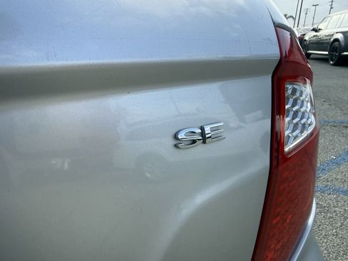 Used 2011 Ford Fusion SE image 25