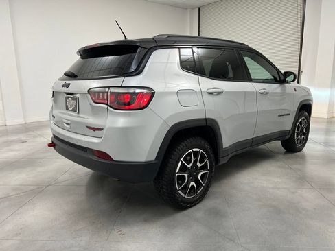 Used 2024 Jeep Compass Trailhawk AWD/4WD image 8