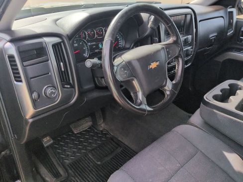 Used 2019 Chevrolet Silverado 1500 LT RWD image 2