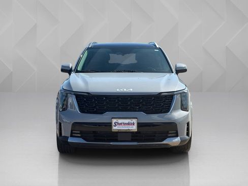 Certified 2024 Kia Sorento EX w/ Panoramic Sunroof Package FWD image 2