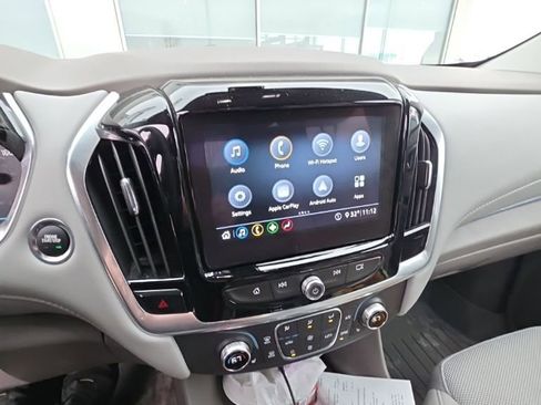 Used 2020 Chevrolet Traverse LT image 9
