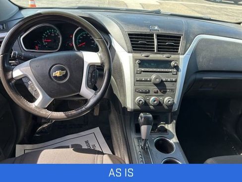 Used 2011 Chevrolet Traverse LT w/ Personal Connectivity Package image 2