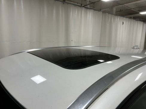 Used 2018 Volvo V60 T5 Cross Country w/ Convenience Package image 5