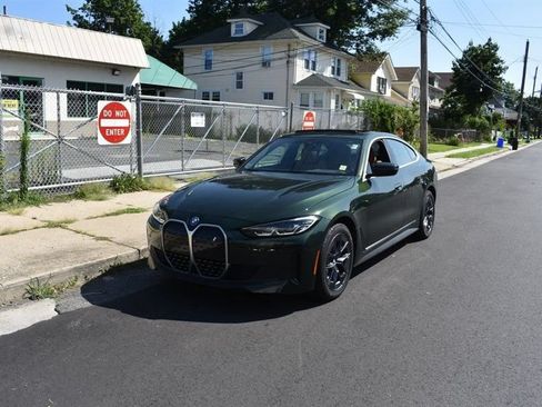 Used 2024 BMW i4 eDrive40 RWD image 3