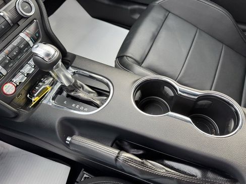 Used 2015 Ford Mustang Premium image 19