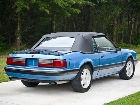 Used 1989 Ford Mustang LX RWD image 2