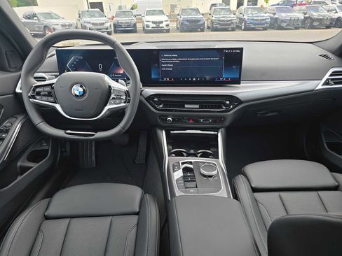 Used 2025 BMW 330i xDrive Sedan w/ Premium Package AWD/4WD image 18