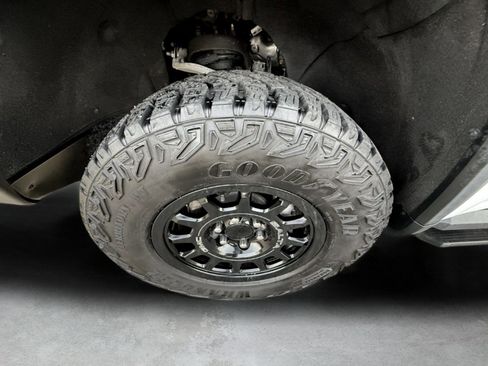 Used 2023 GMC Sierra 1500 AT4X w/ AT4X AEV Edition image 14