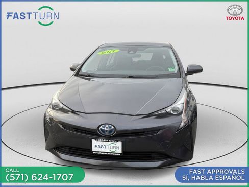 Used 2017 Toyota Prius Prime Premium image 3