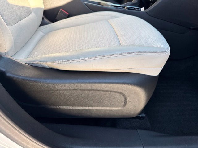Used 2023 Buick Encore GX Select FWD image 30