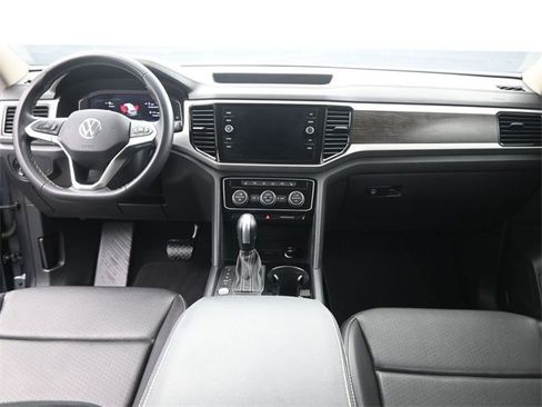 Used 2023 Volkswagen Atlas SE image 24