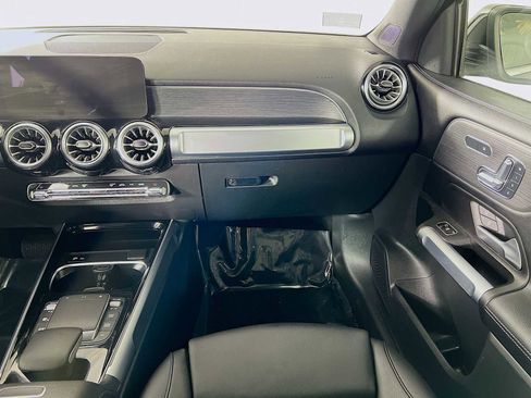 Used 2023 Mercedes-Benz GLB 250 4MATIC image 24