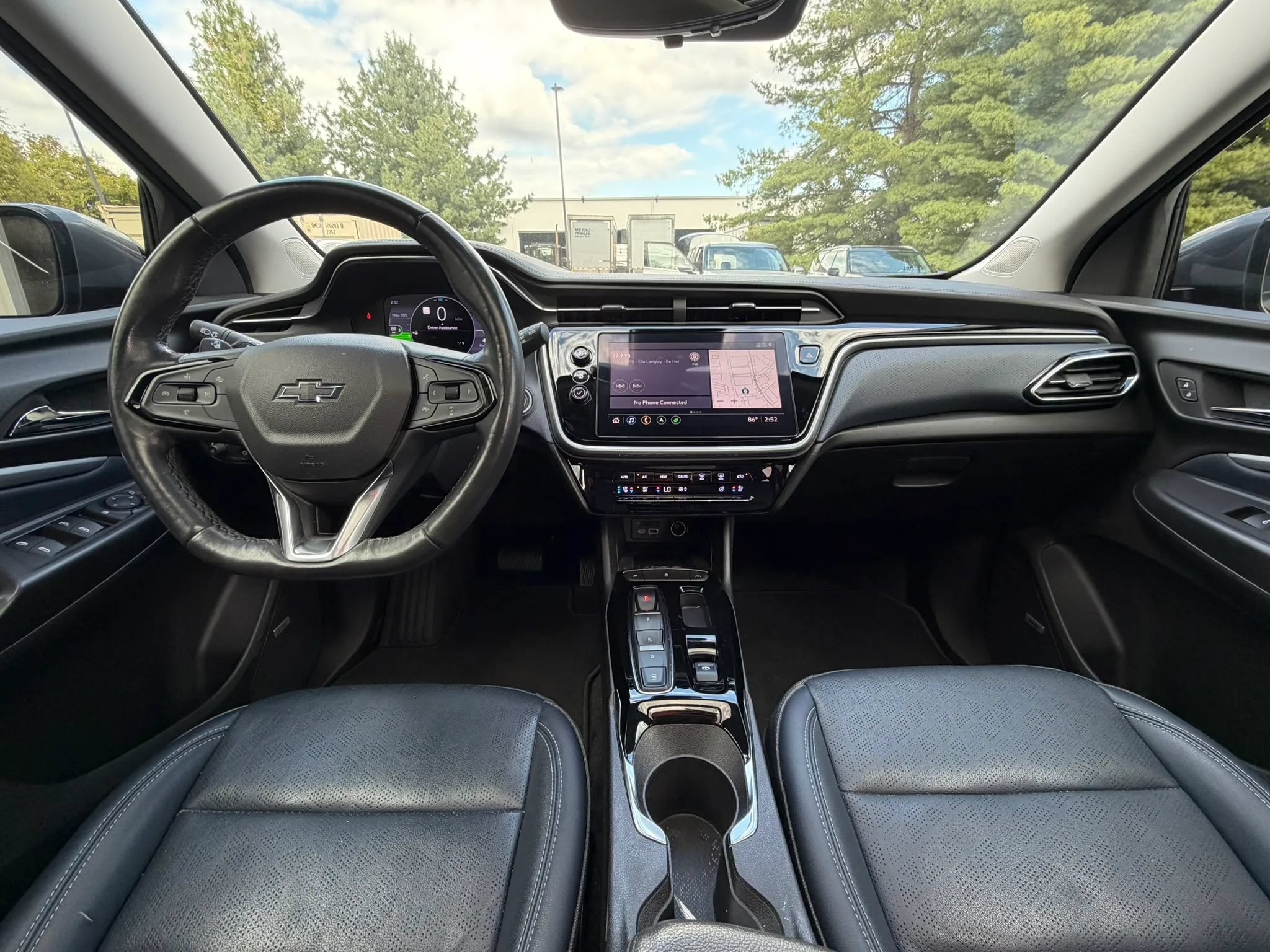 Used 2022 Chevrolet Bolt EUV Premier w/ Sun & Sound Package FWD image 2